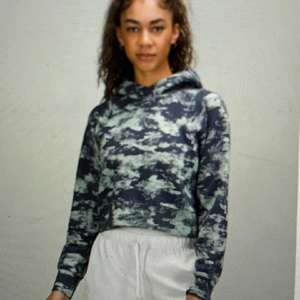 NWOT Lululemon loungeful cropped hoodie (see my matching shorts in other listing